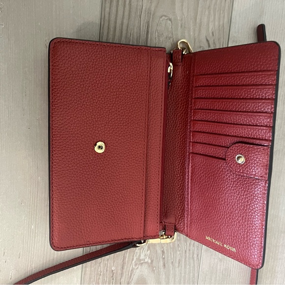 Michael Kors - Picture 2 of 5